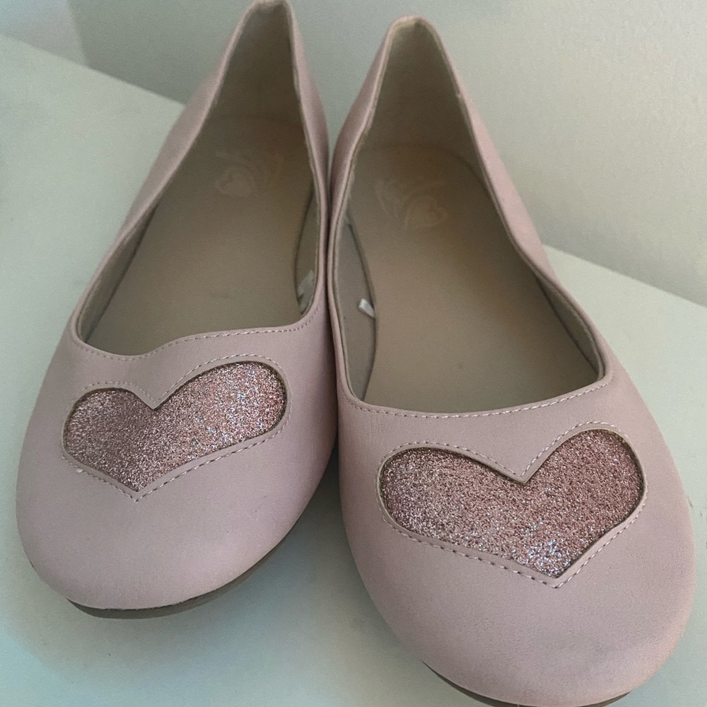 Children’s Place pink heart flats. Only worn once!